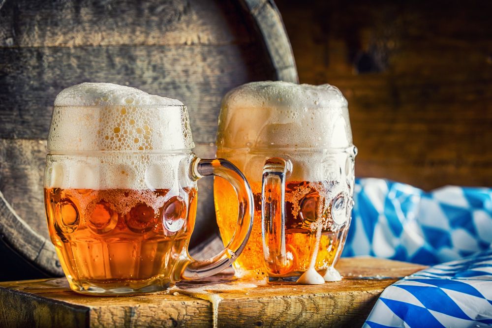 Αφιέρωμα στην μπύρα: Τα είδη της και πώς συνδυάζεται με το φαγητό
