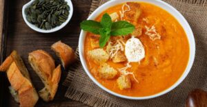 Pumpkin-soup-with-croutons-cream